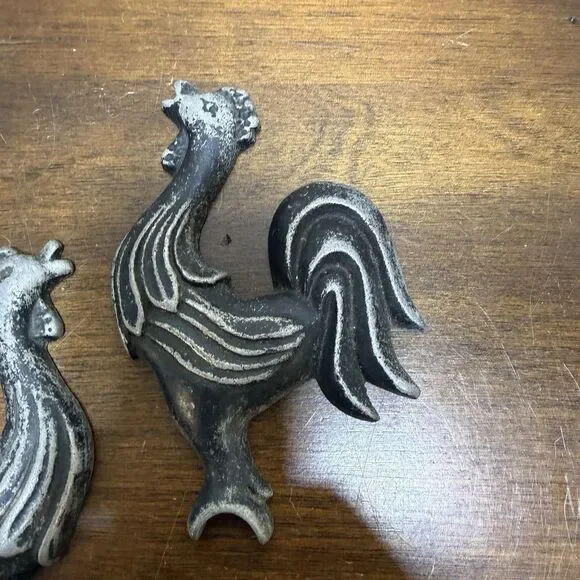 Vintage Black Painted Cast Iron Pair Rooster Wall Hanging Rustic Country Decor - Picture 3 of 9